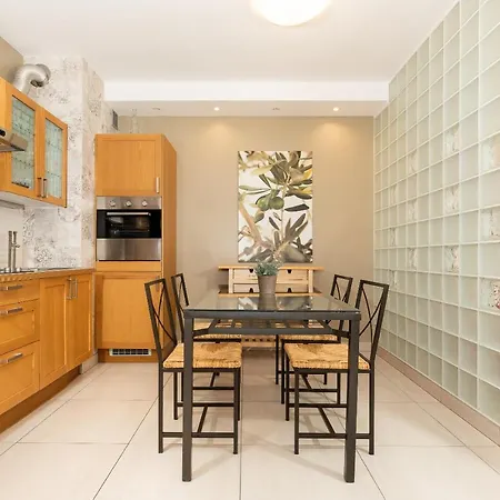 Sunrise Spacerowa By Renters شقة